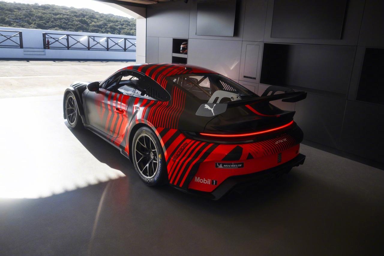 全新911 GT4 R正式全球亮相，这可是保时捷第一次把经典911做成GT4客户