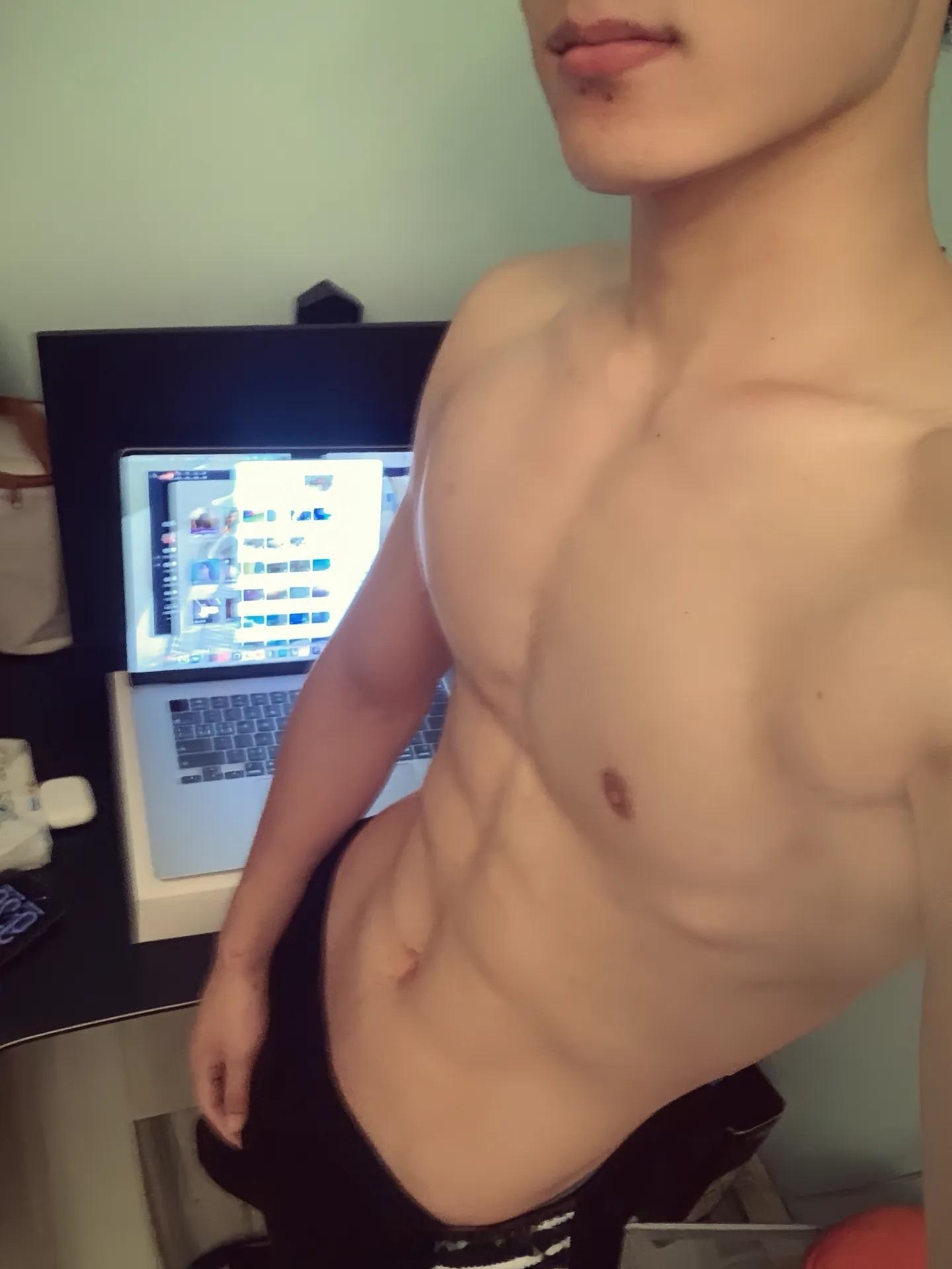 06 薄肌男大 