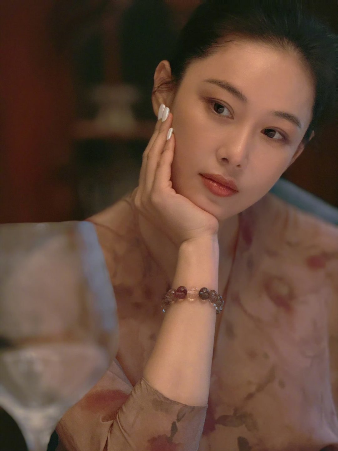 张馨予江南女子一股来自江南的温婉典雅气质扑面而来，简直不要太美[期待][期待]完
