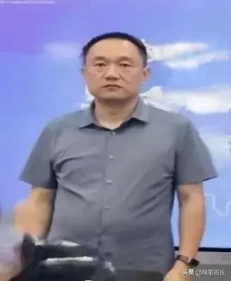 河南安阳市在网络上公标价2万元，抓捕以下3人∶
1.路庆峰，男，汉族，身份证号：