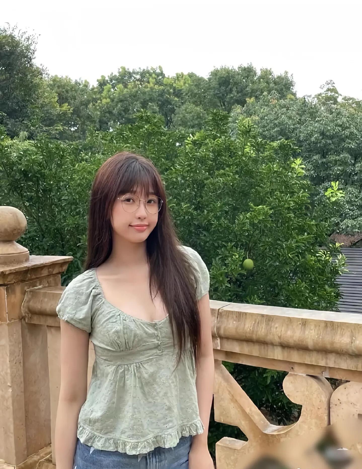 95🌸的素颜照一览，状态都还可以吧？王楚然、赵露思、田曦薇、王影璐、张婧仪、周
