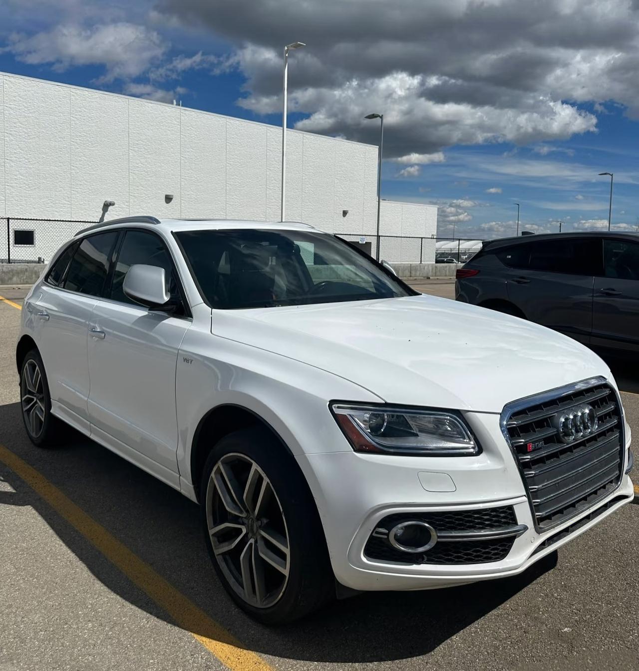 唯一用上了采埃孚8AT的一代Q5[赞]
不查不知道，一查才知道[思考]
初代奥迪