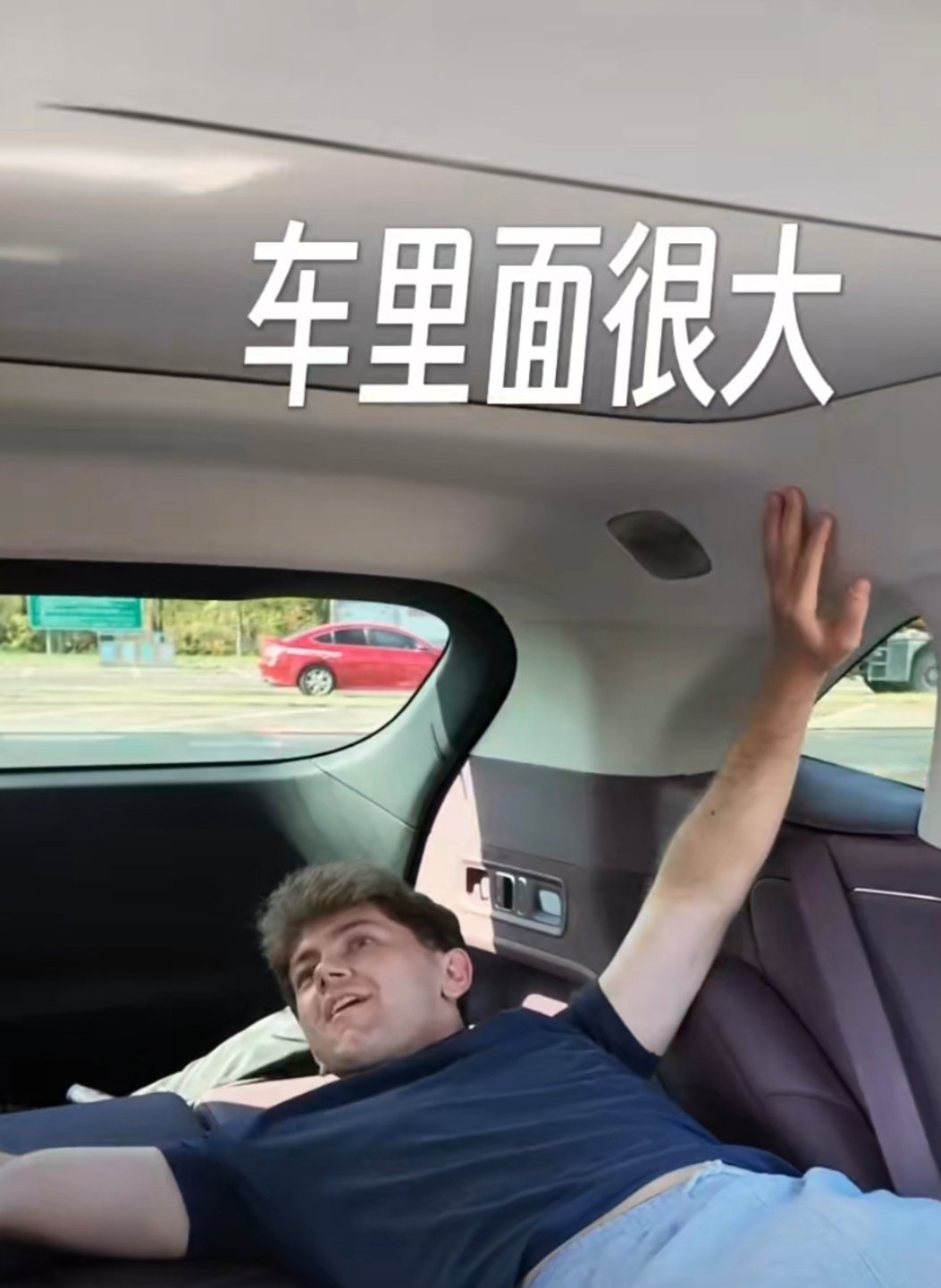 国庆自驾出行占比超90%因为自驾方便，舒服。 油门一踩，烦恼拜拜。不订酒店不定闹