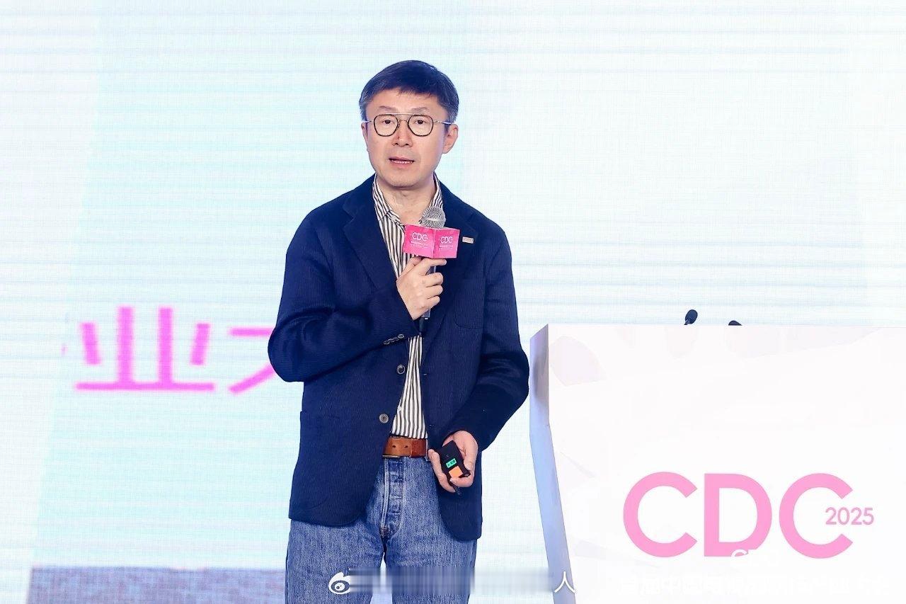 爱奇艺CEO称AI大片今夏或将面世刚拿完15个奖，转头就聊ai变革，桃厂这内容科