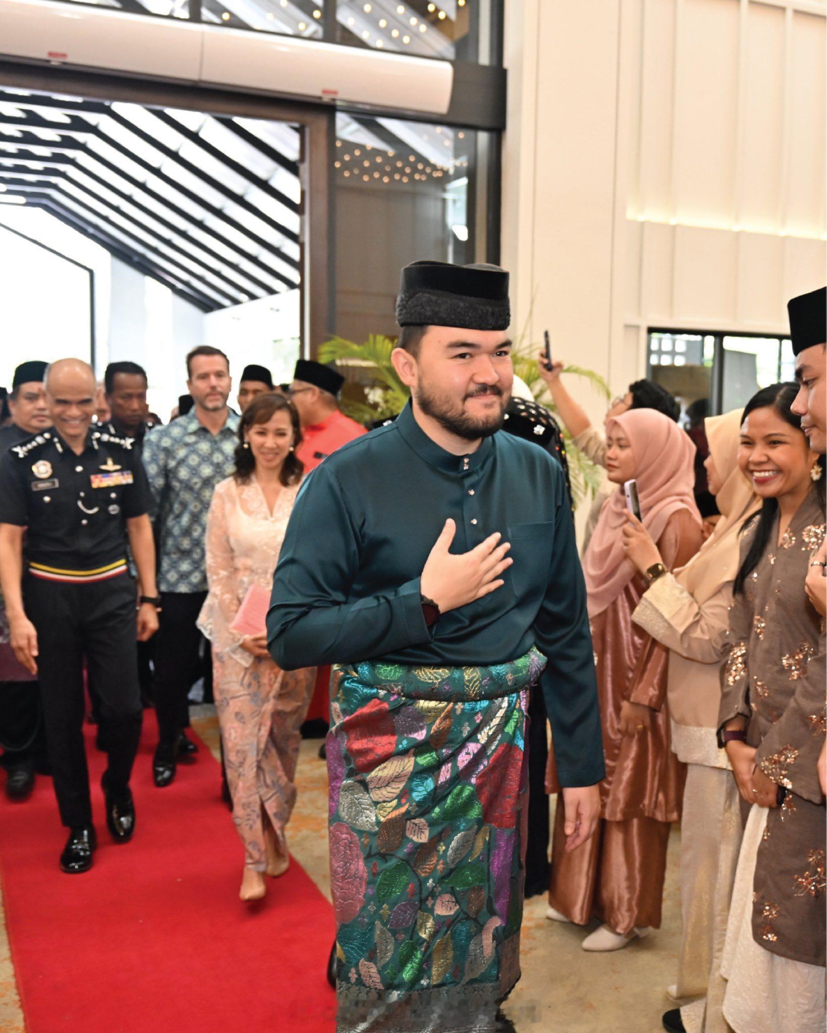 王室王室马来西亚王室雪兰莪 雪兰莪王室的活动：4月9日苏丹夫妇和王储夫妇在吉隆坡