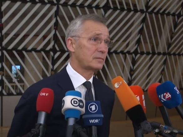 北约秘书长斯托尔滕贝格：北约盟国正加紧生产武器。

他说，“北约盟国也在加紧生产