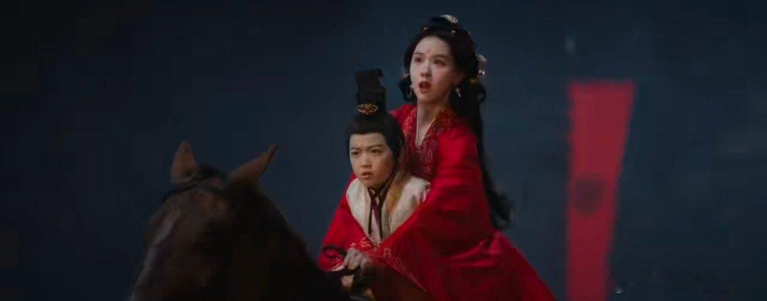 陈都灵一个镜头美我一大跳 就一个镜头直接震撼到我，陈都灵在《翘楚》里的古装扮相绝