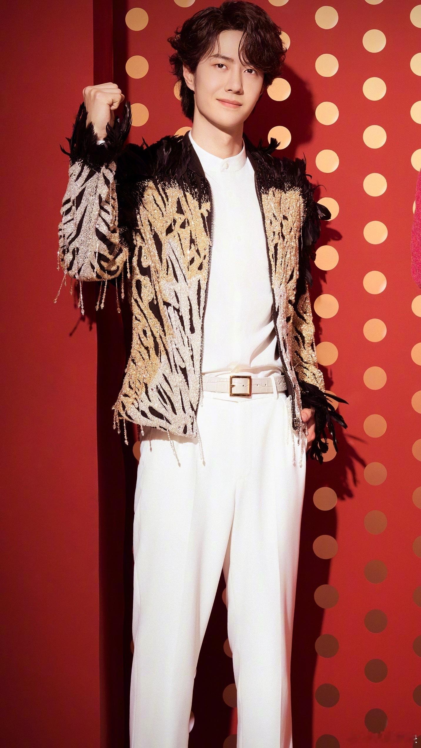 谁把漫才兄弟放王一博后面的 刚为王一博的帅脸尖叫完，就被漫才兄弟笑到拍桌。这情绪