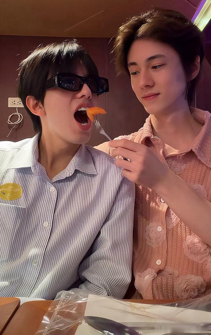 天定良元  一只李🐷元和他的投喂者 