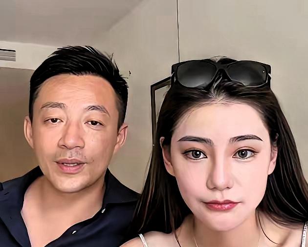 有个女的冷，像梅花。有个女的满，像牡丹。大家都要比，比来比去。有人想赢，有人想看