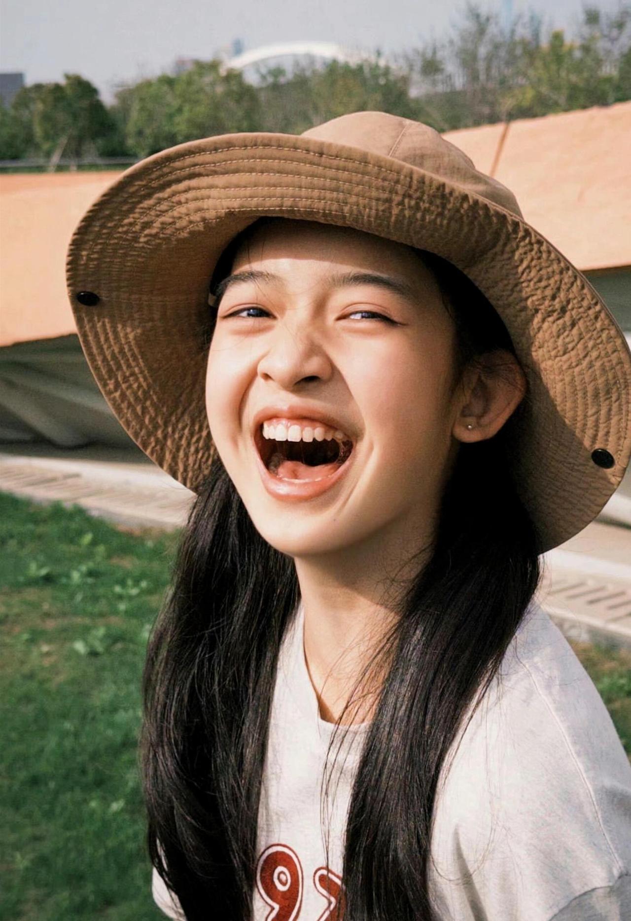 聂远和秦子越的大女儿聂子一，小名天天，如今12岁，已经亭亭玉立，身高突破160厘