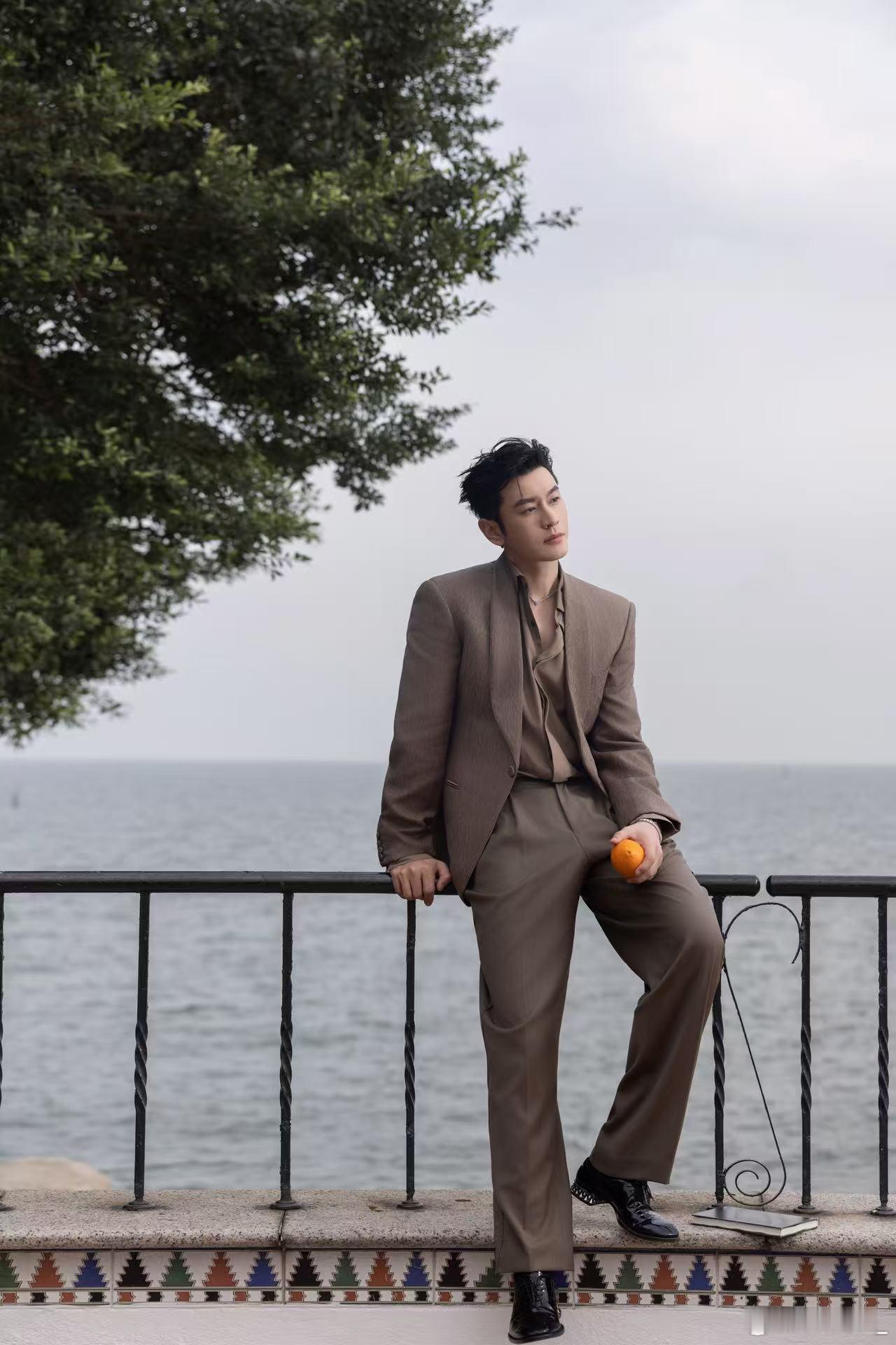 黄晓明尹正创业谁当老板 看多了古装现代言情剧，这种娱乐圈创业题材反而格外新鲜，真