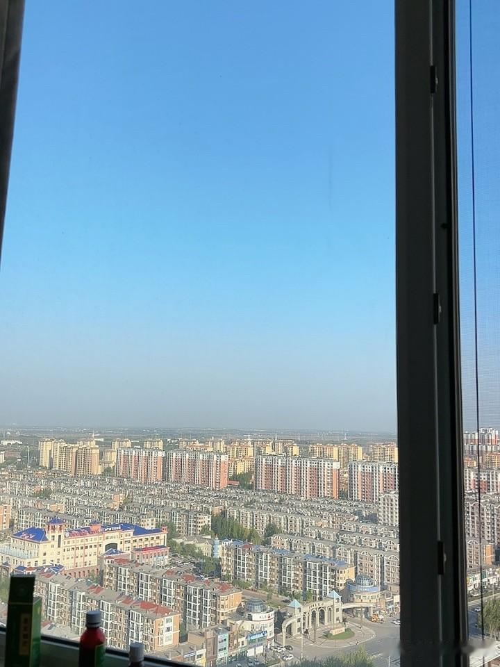 分享城市一角天空风景这就是我的城市，突然爱上了这份美好的景色，不闹，不冷清，刚刚