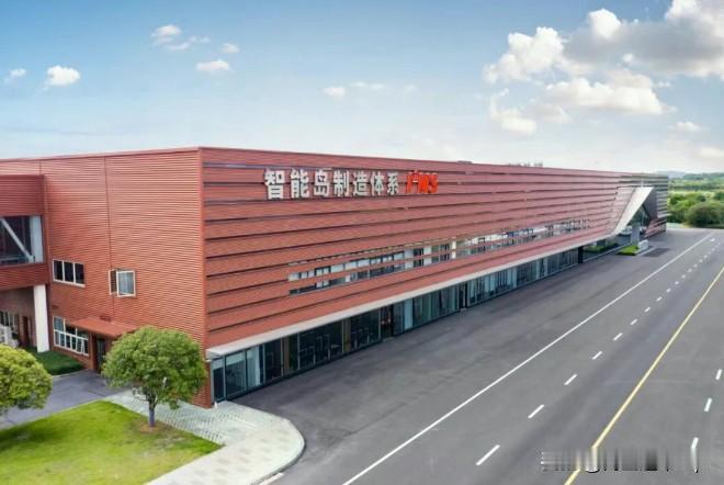 新能源车领域的三巨头，除了特斯拉、比亚迪，你还能想到谁？
 
没错，自然是上汽通