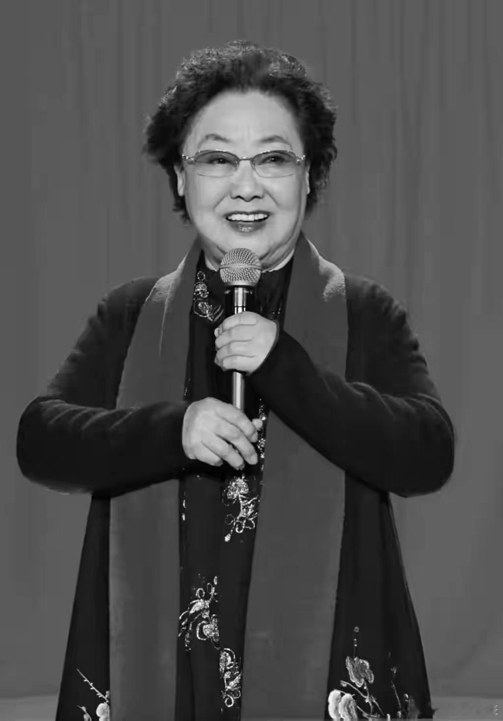 中国歌剧舞剧院一级演员郭兰英同志，因病于2026年8月11日17时14分在广州逝
