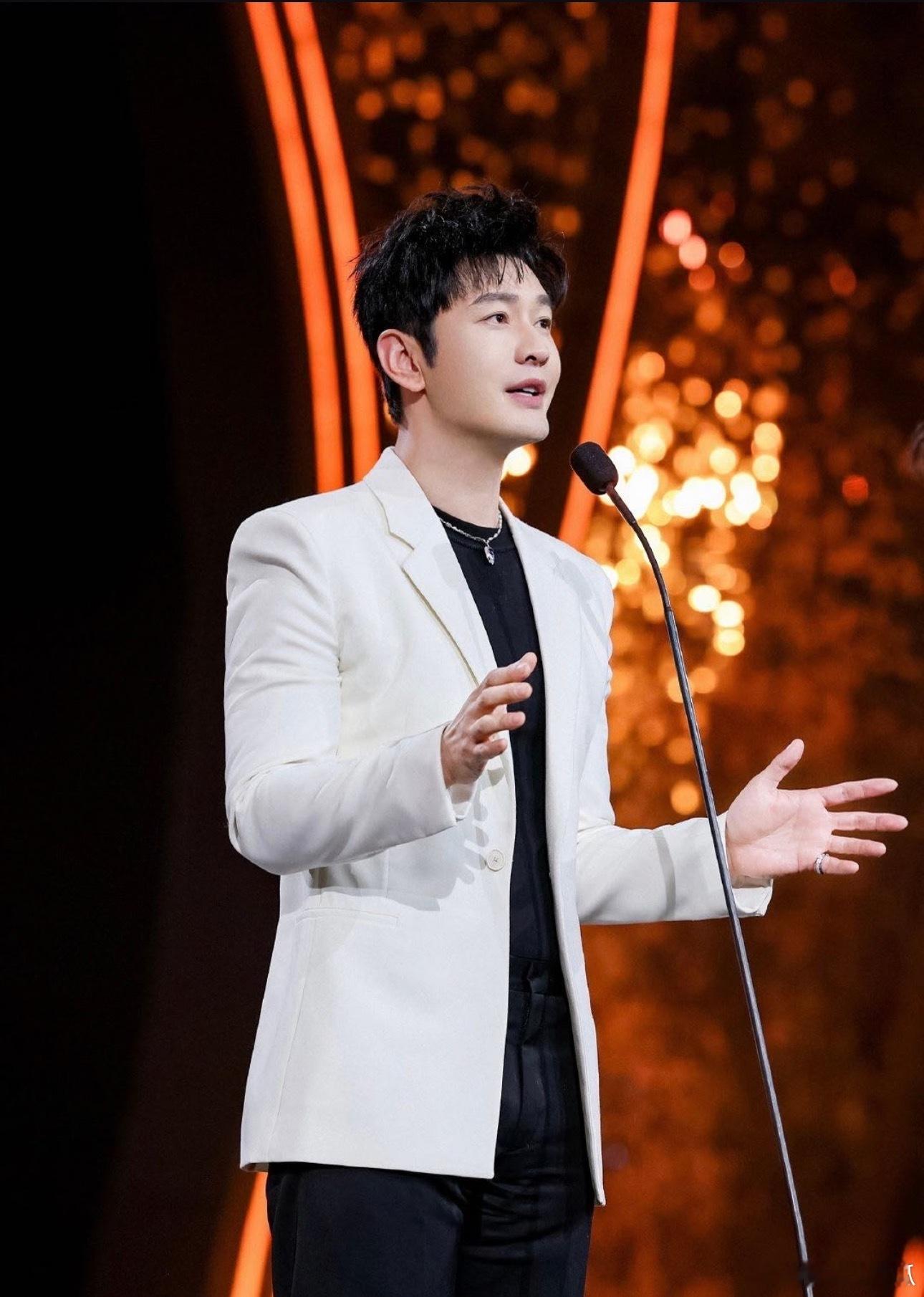 电影节像一场公开的祝福，祝好作品被看见，祝好演员被记住；大孤山像一场安静的祝福，