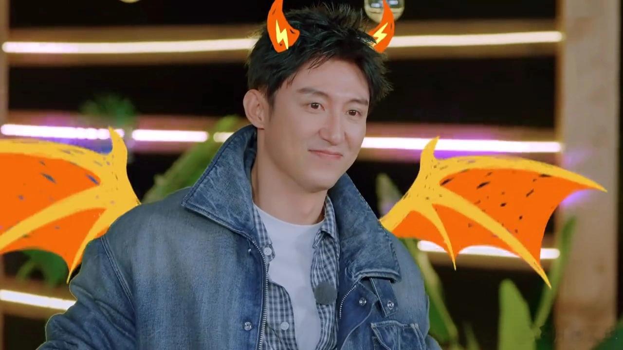 这个小翅膀还怪可爱的。 