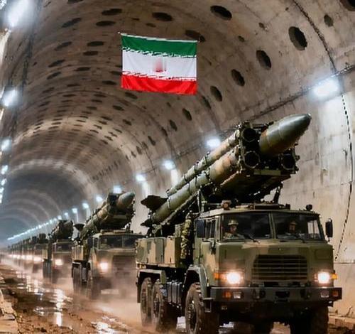 实话实说，在国际达成了核不扩散的大多数意愿下，搞核武器实属不应该。伊朗不生产核武