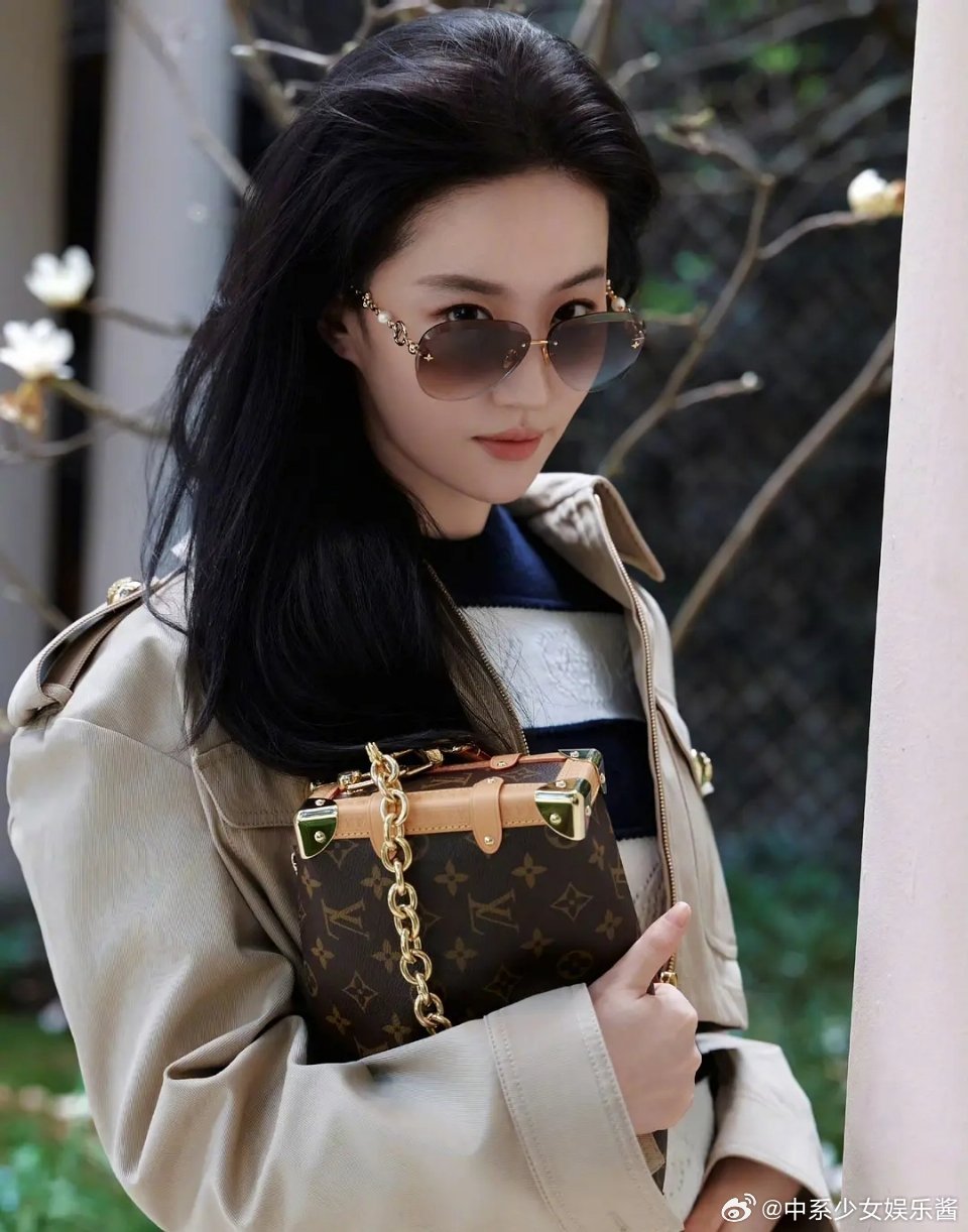 刘亦菲这套lv造型，土吗 