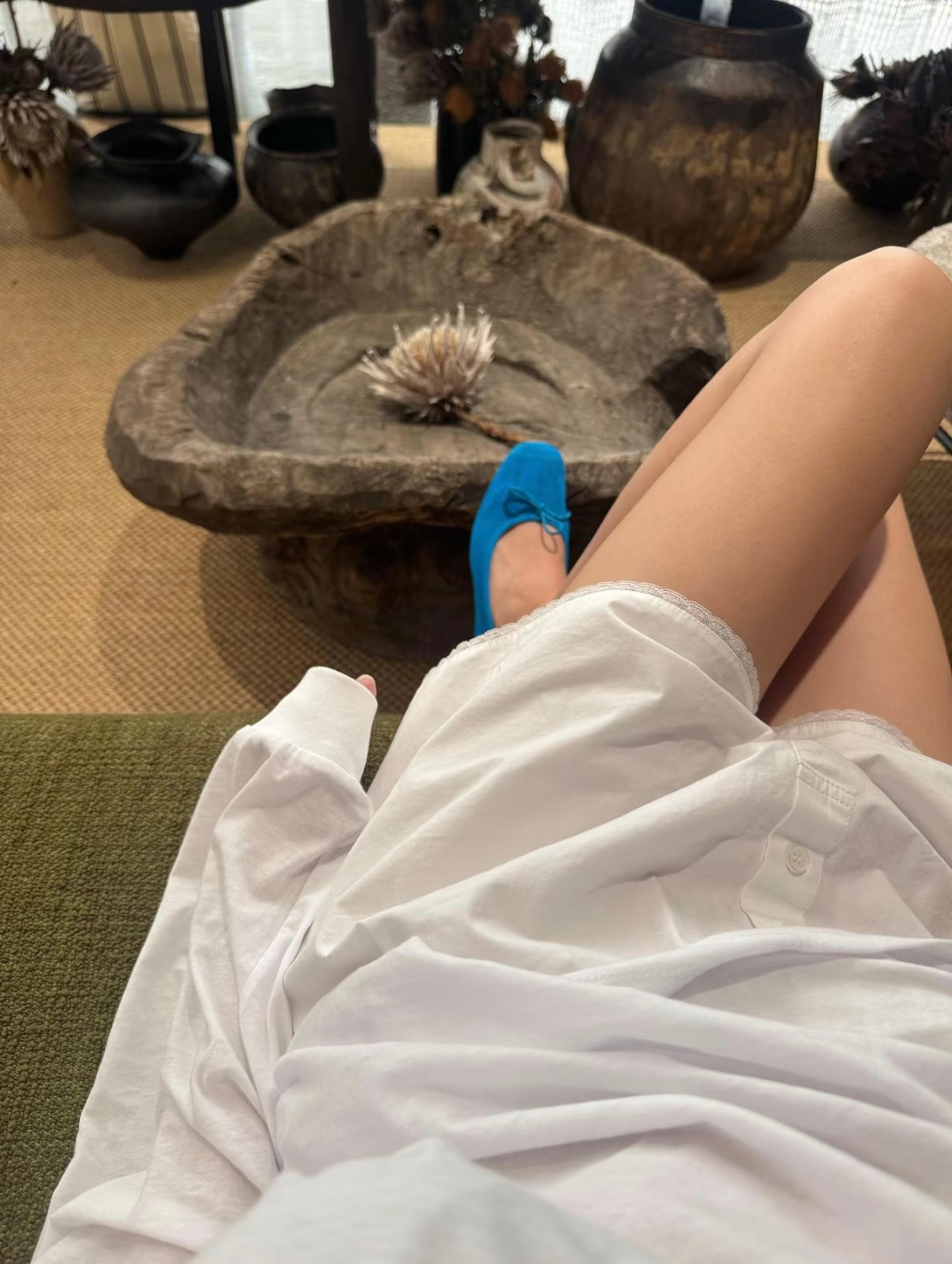 直到你坚信的东西，突然一夜之间被推翻，你就知道没有什么事和人是值得相信了！ 