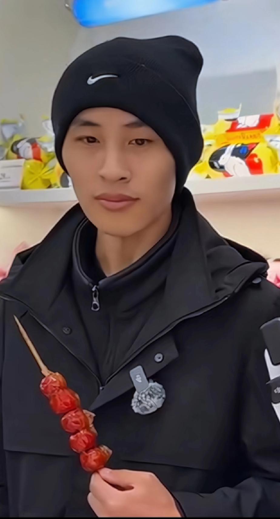 云鹏此次从加拿大回到中国，寻得的是家人。而他的家人们也借着这波流量开启了直播，好