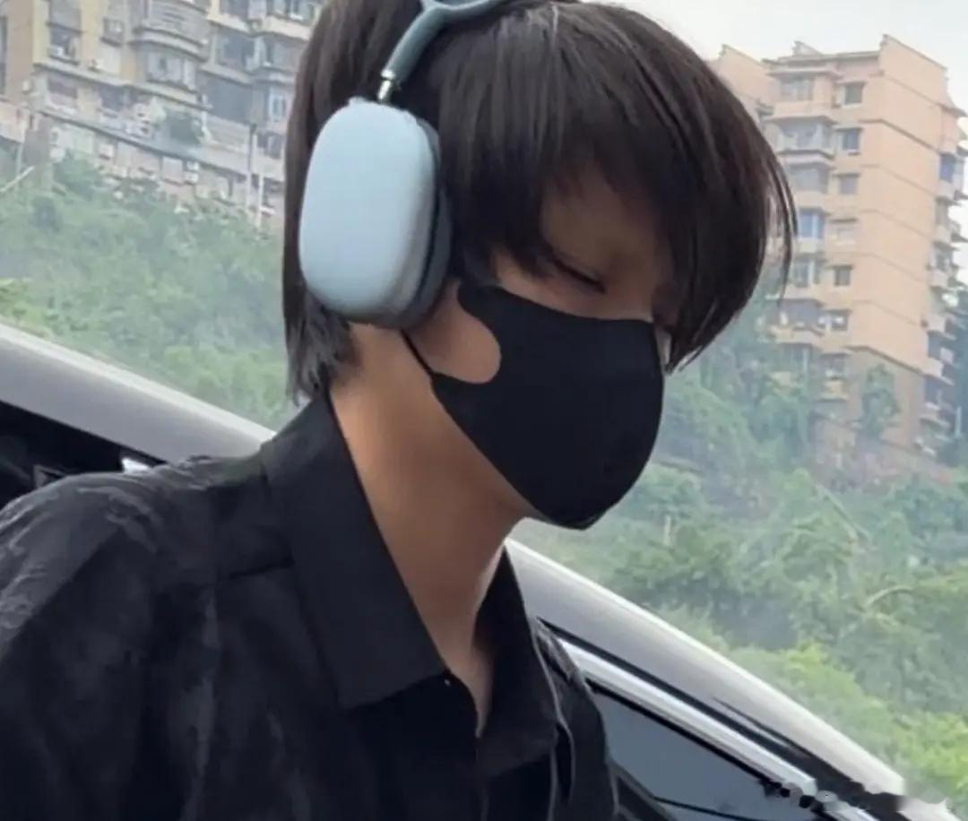 tg 王橹杰的眉毛呢？ 