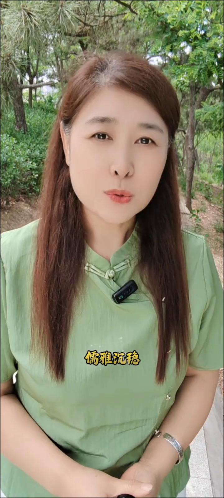 百变性格藏魅力，相处越久越着迷。
真的太喜欢你独有的反差气质。
·静下心钻眼神，