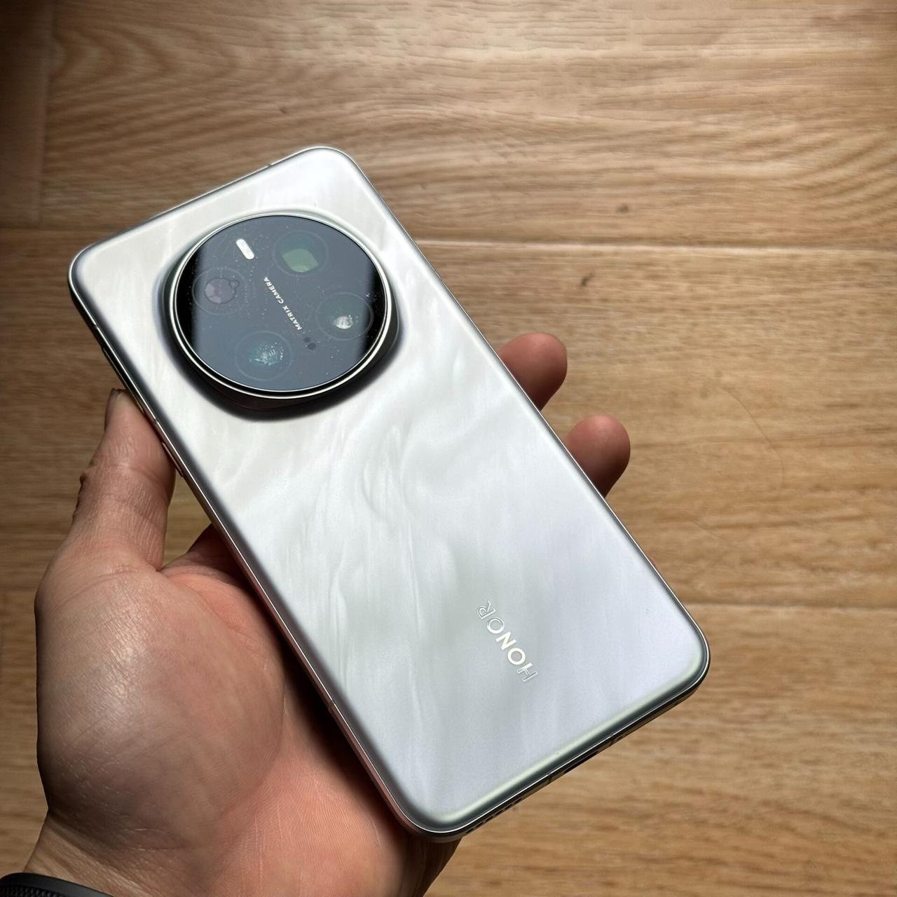 手机圈最近真魔幻！中端机16+512G悄悄涨到3500+，我上月4000出头捡漏