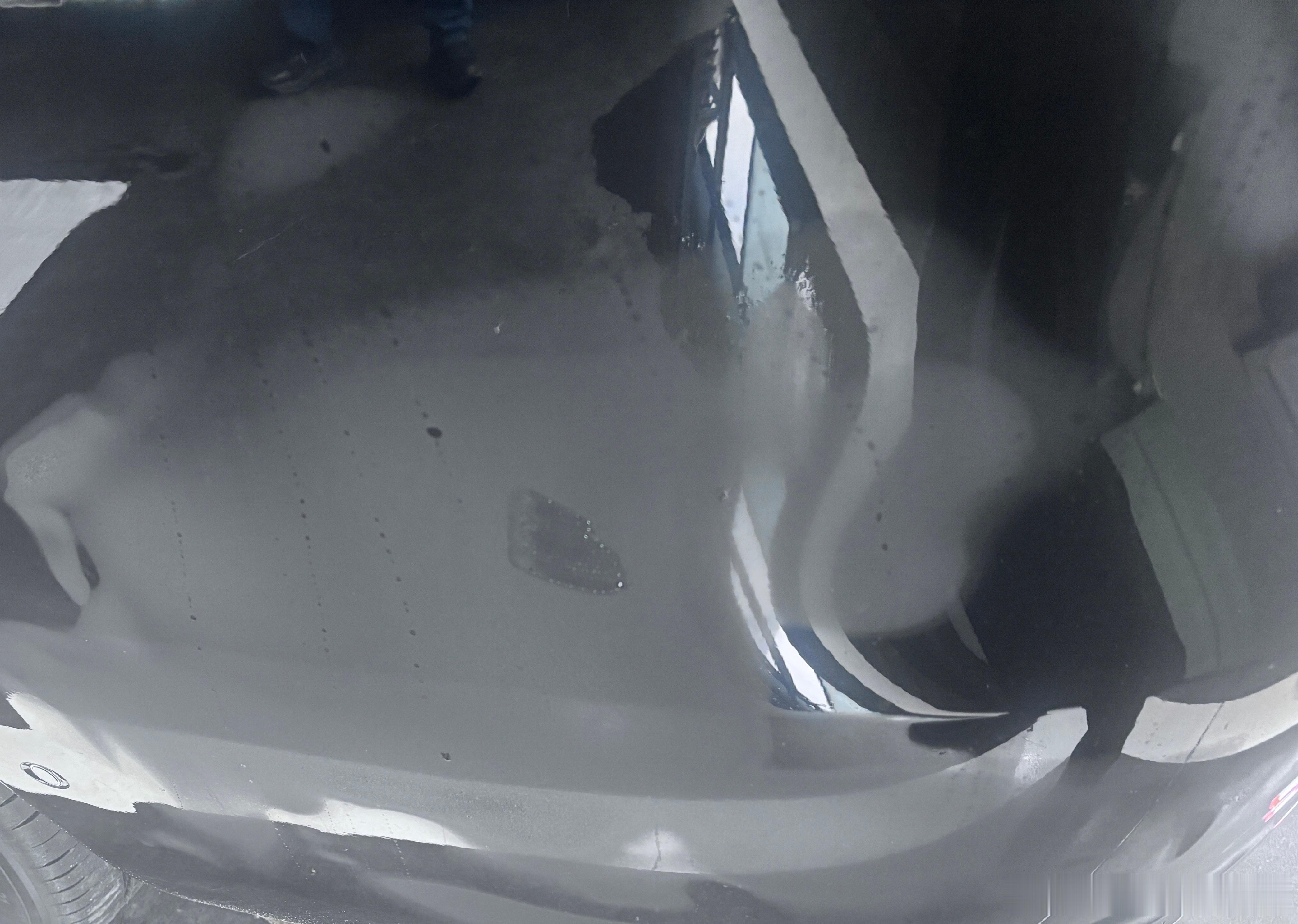 开空调开得bumper 都起雾了 