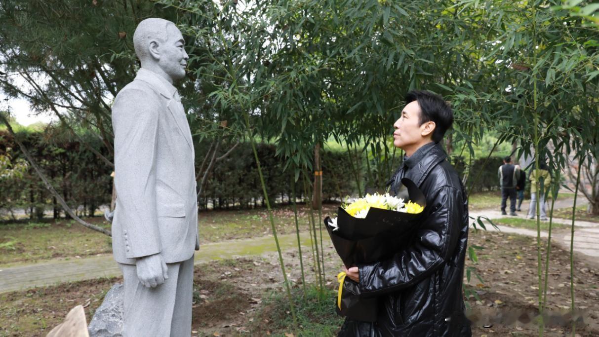 于和伟去祭奠了吴石将军和夫人王碧奎，这就是电视剧的意义

《沉默的荣耀》里面于和