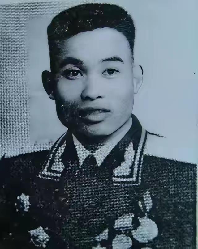 他的事迹至今不敢拍成电影，9次荣获特等功，400万解放军只此一人。这个人叫张英才