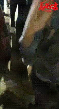 安全过年，切勿逞能。
2月16日大年三十，有网友发布了一段令人心惊的视频。视频里