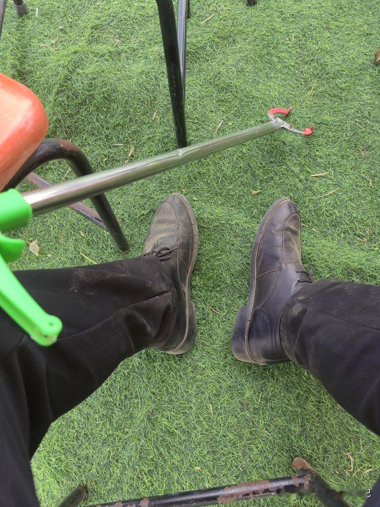 人到中年，不在逞强，让我过的稍微轻松一点
虽然说没有啥大的成绩，作为一个男人，难