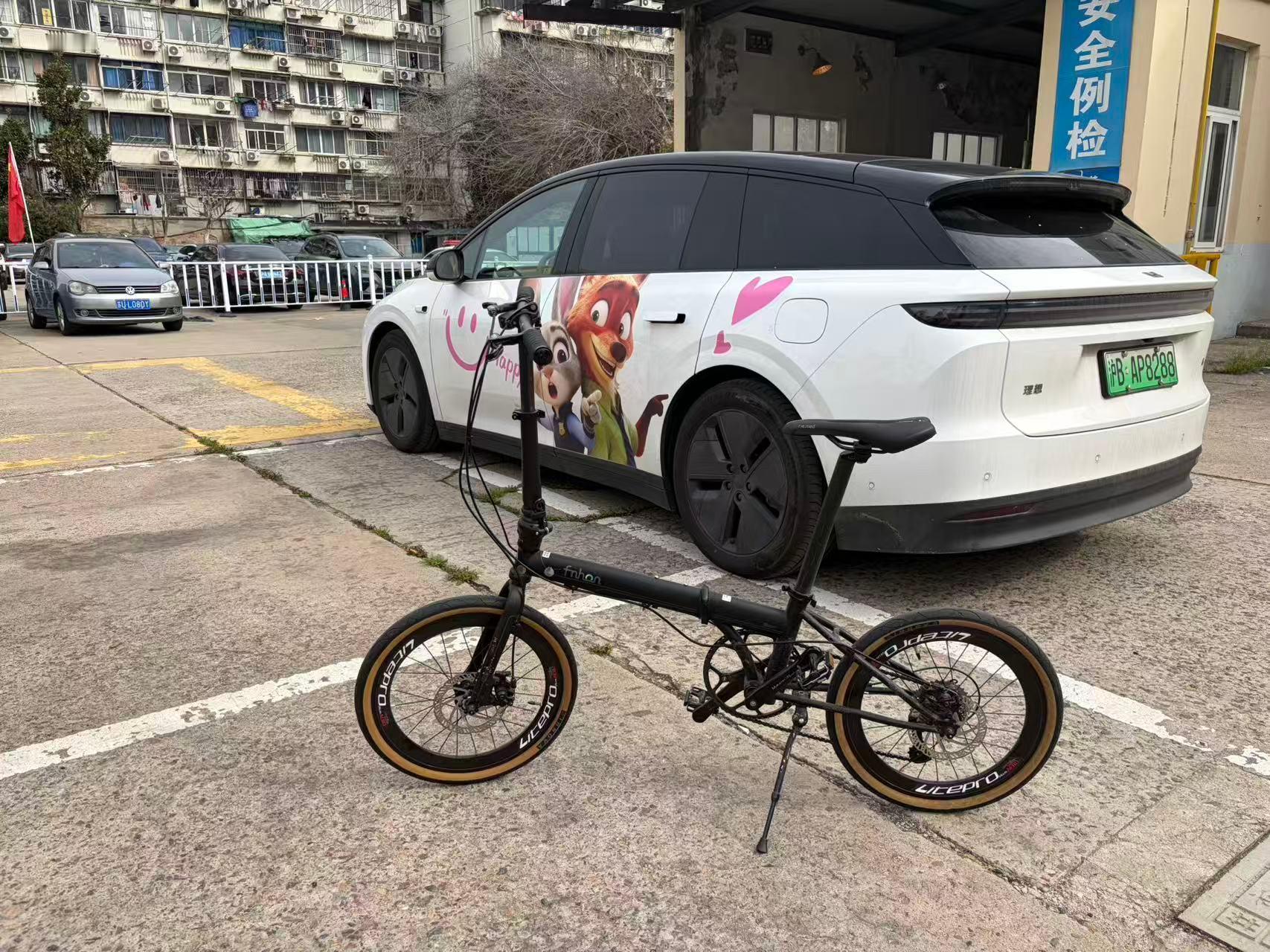 我现在有点后悔，i6 为什么没选装拖车钩后备箱露营装备一放，平时 4+2 的自行