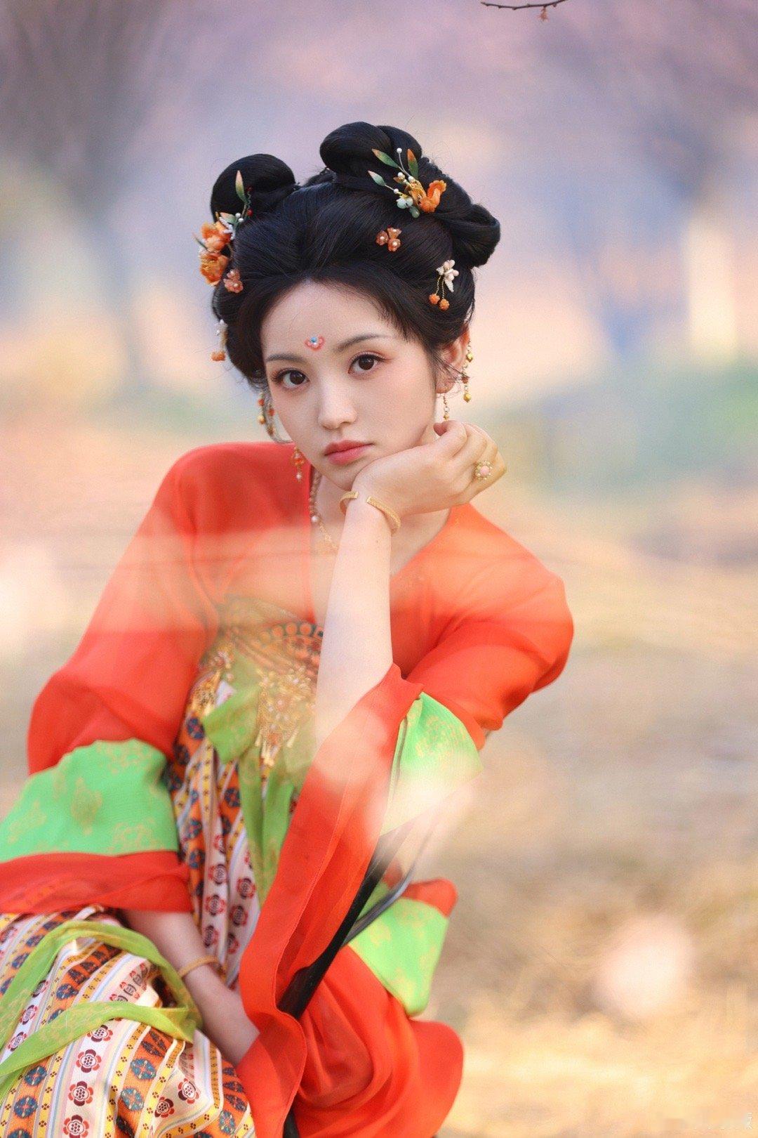 田曦薇子夜归片场照田曦薇骑马射弩田曦薇骑马射弩，好看，[笑而不语][笑而不语] 