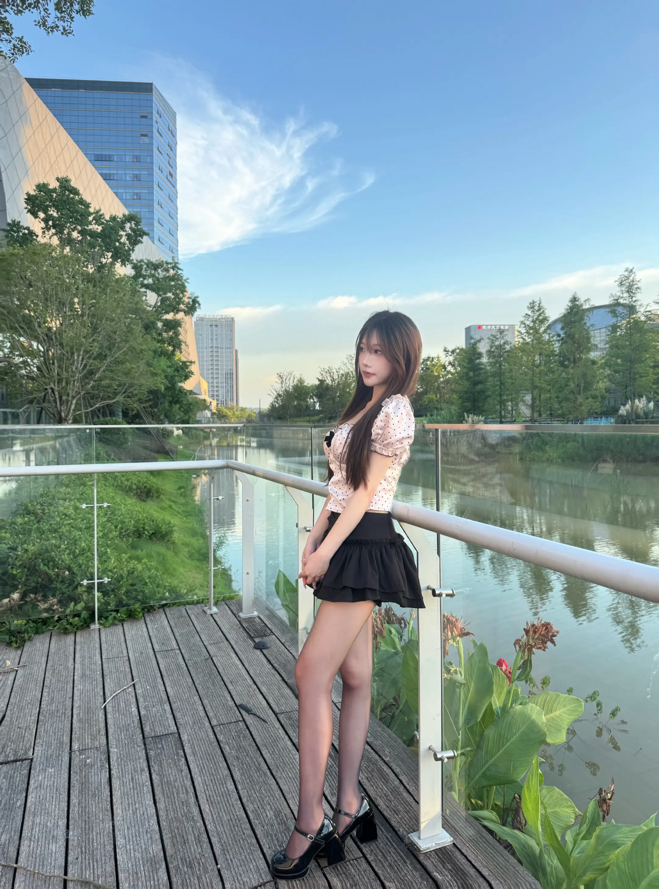 ^ω^