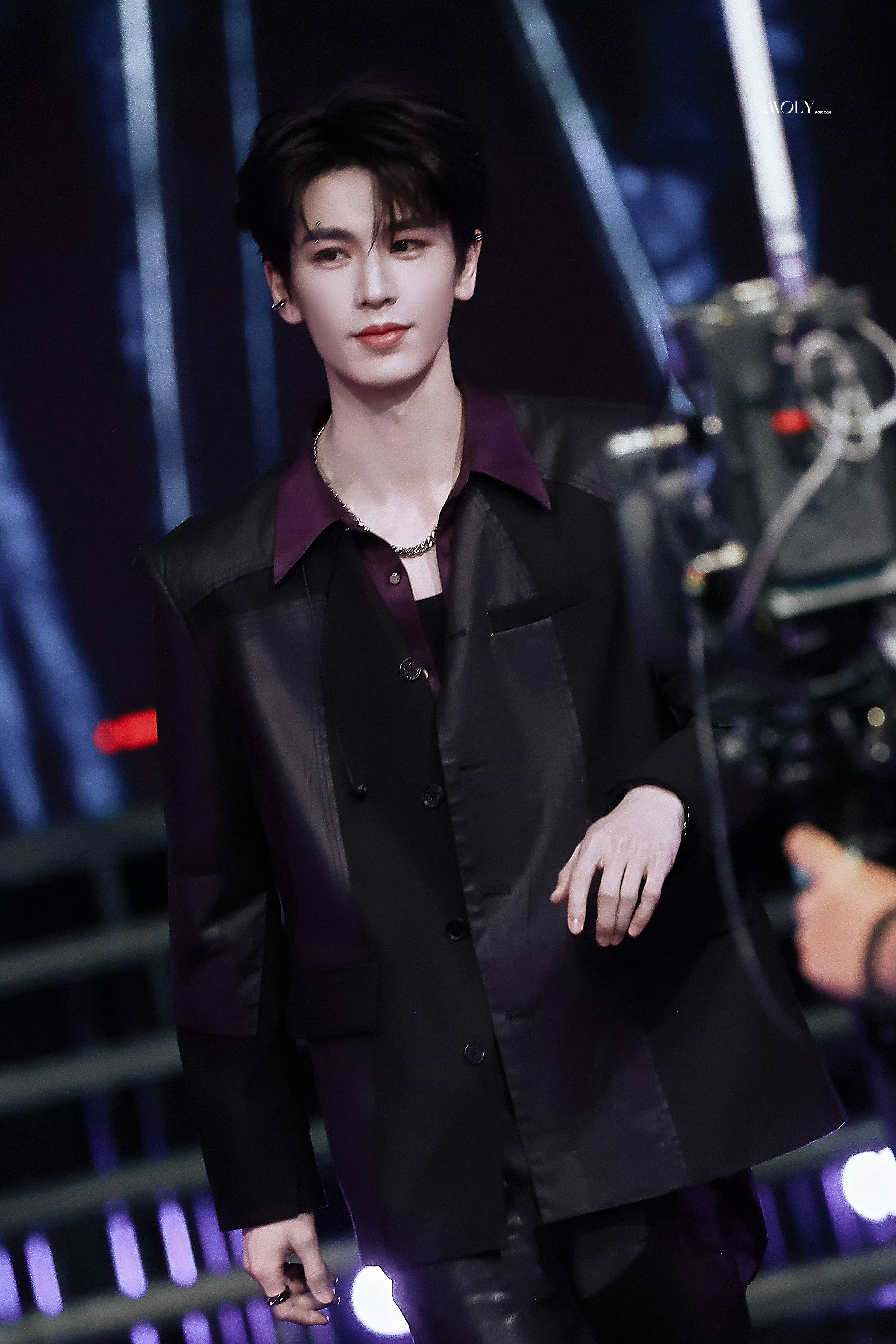 看此张帅脸没有保持不笑的义务张凌赫 电竞男主