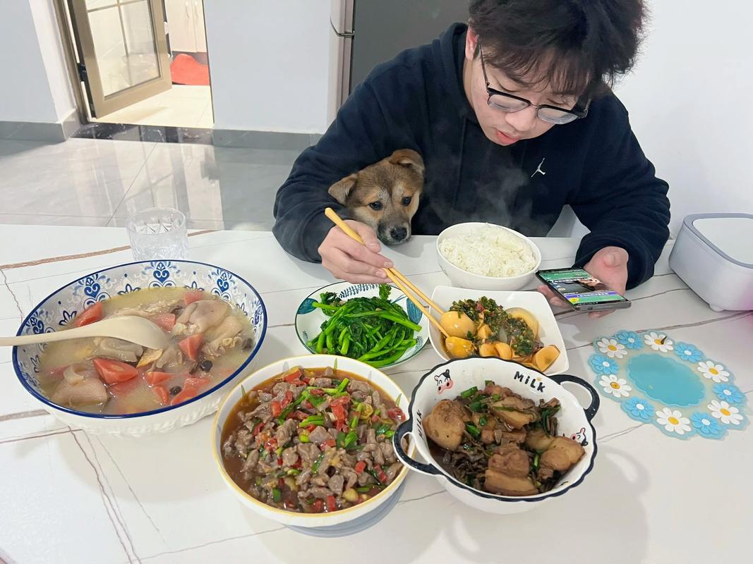 人每天奔波劳碌,究竟是为了什么? 每天迎着晨光出门，披着夜色回家，人奔波劳碌究竟