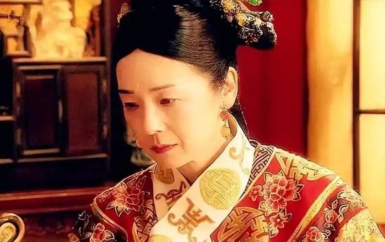光绪十四年冬天，紫禁城里那场选秀，结果一出，所有人都愣了。
 
站在光绪面前的，