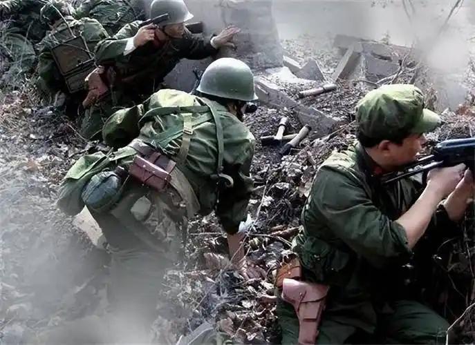 1985年我们部队在老山轮战，牺牲了348名战友，受伤的1100多人。子弹、弹片