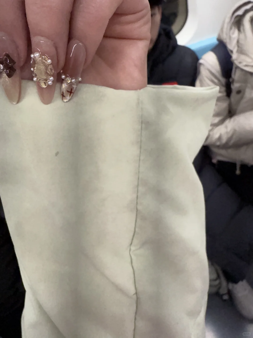 我羽绒服穿一天就这样了