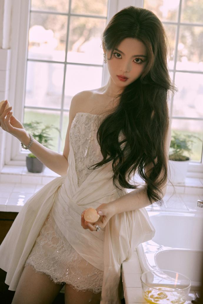 杨超越 