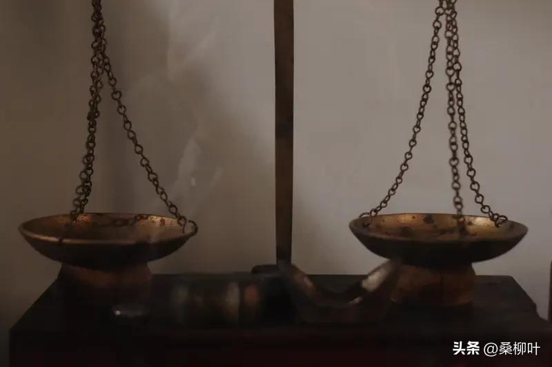 思公衡·奋得清权
 
若终日慵懒，不肯远赴戈壁征途，世间公道，从来不会凭空落于单