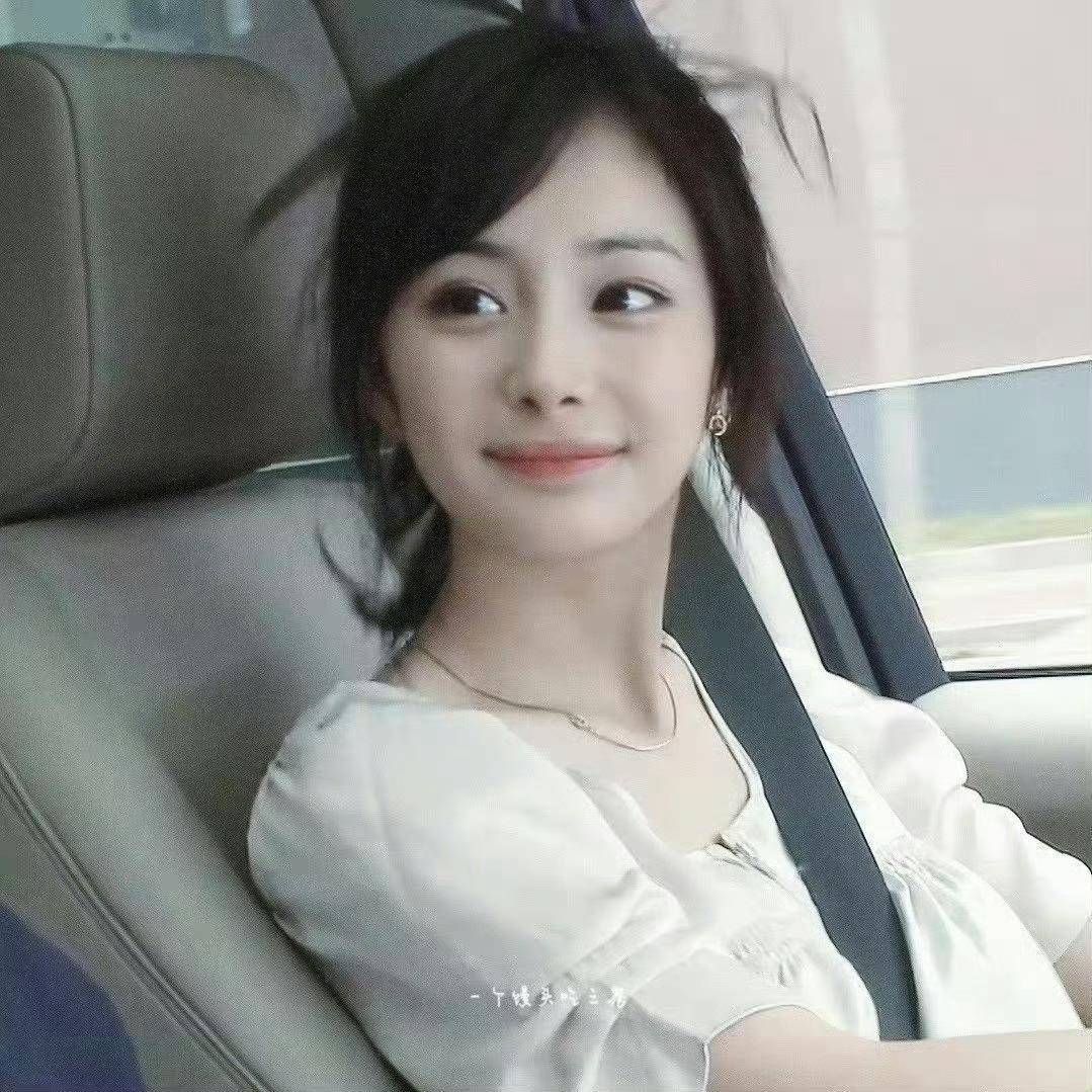 杨幂[超话]杨幂staccato思加图全球代言人ym杨幂生万物ym想把世上最好的