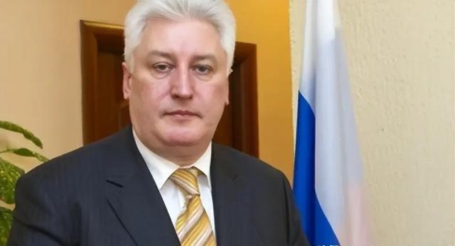 德国军事专家开口了：中美这几年闹得再凶，一枪没开。很多人以为是美国在克制、在留余