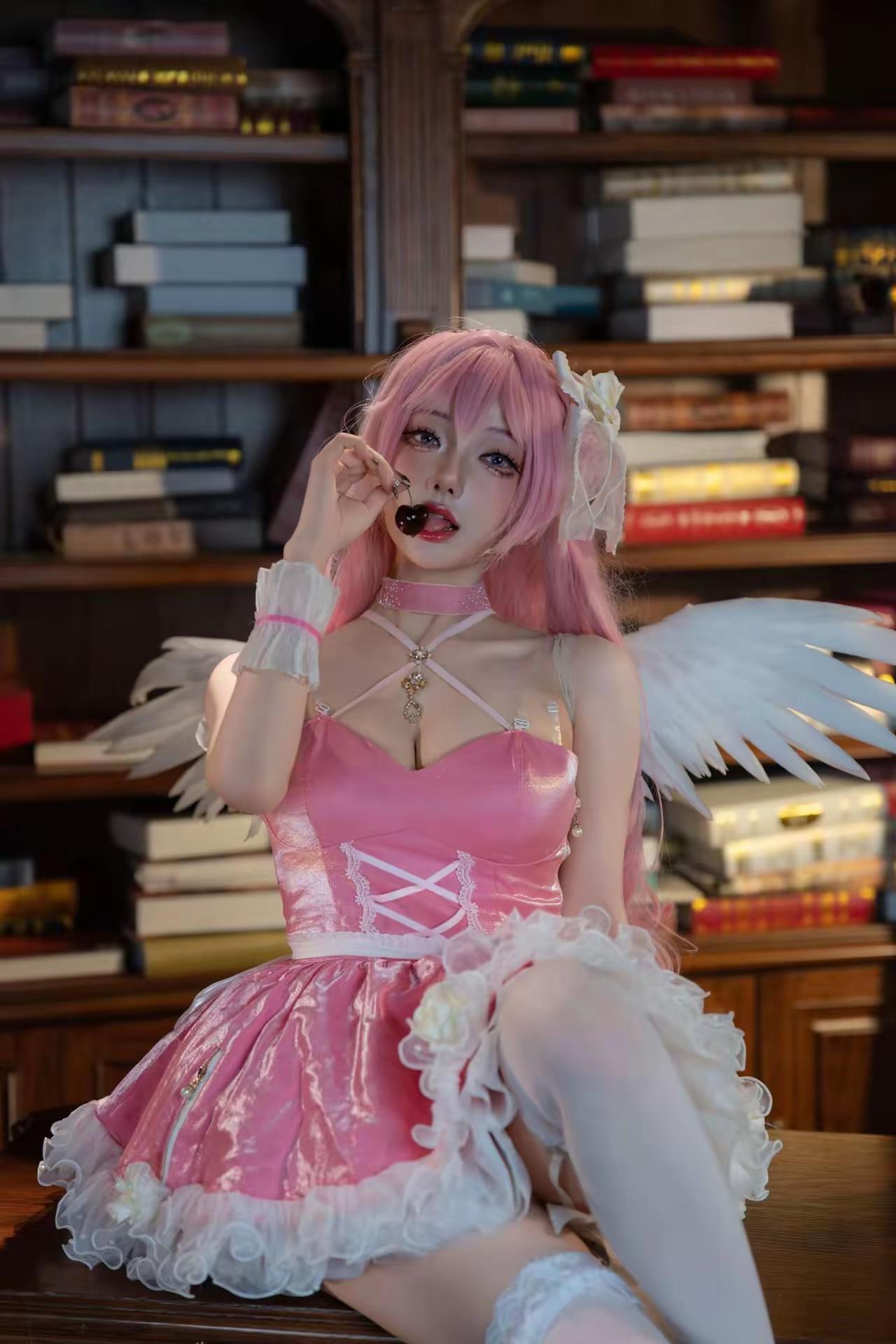 梦幻图书馆里的粉色小天使📚✨