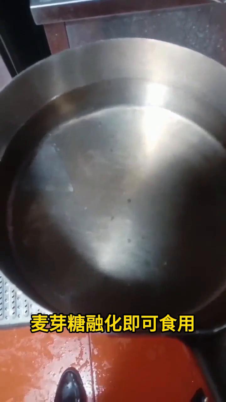 玻璃脆皮乳鸽。
这是乳鸽盐的配方与比例，后面是调料的介绍。
·盐3斤、味精1斤、