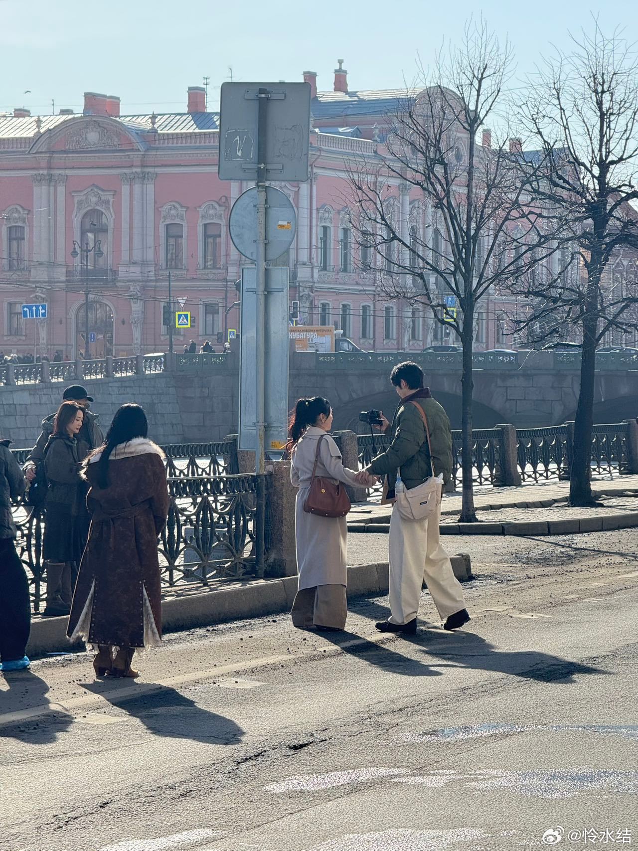 金莎孙丞潇录妻旅全程牵手妻子的浪漫旅行开录 金莎孙丞潇录节目互动满屏甜，手牵手的