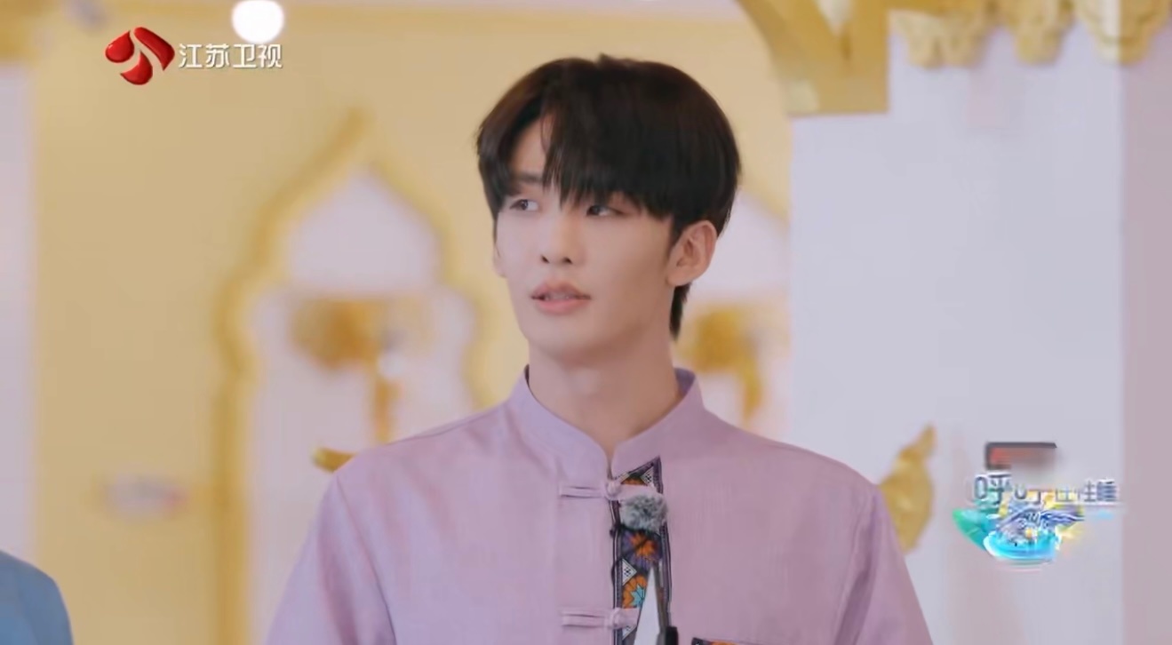 第一次见综艺把艺人当逗号用 张星特的“对的”含量，本期严重超标。别人说话是句子，