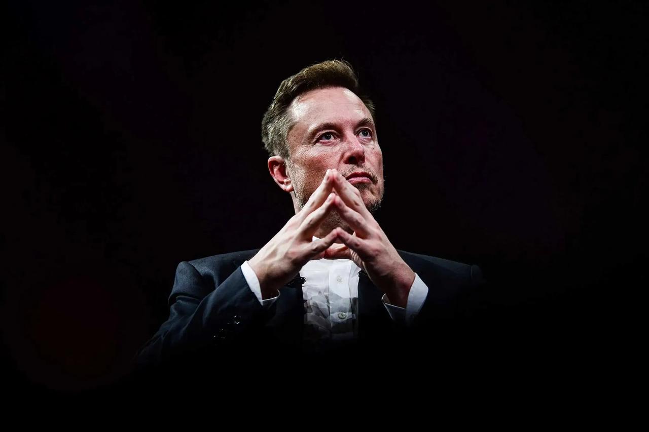 SpaceX 刚刚达到了 3500 亿美元的估值。

这几乎是去年估值的两倍。